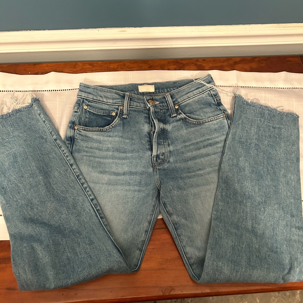 MOTHER The Scrapper Cuff Ankle
Fray Jeans - Picture 3 of 9